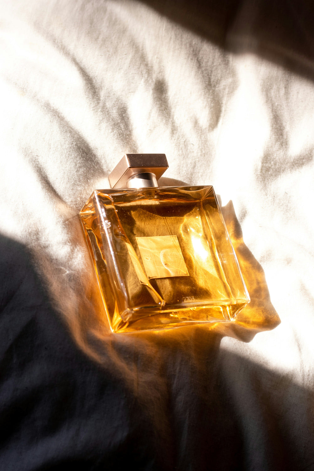 عطر توباكو عود - هيبة وغموض