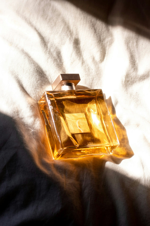 عطر توباكو عود - هيبة وغموض
